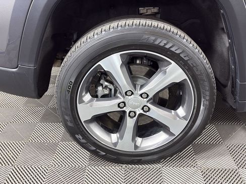 Used 2022 Jeep Grand Cherokee Limited 4xe image 13