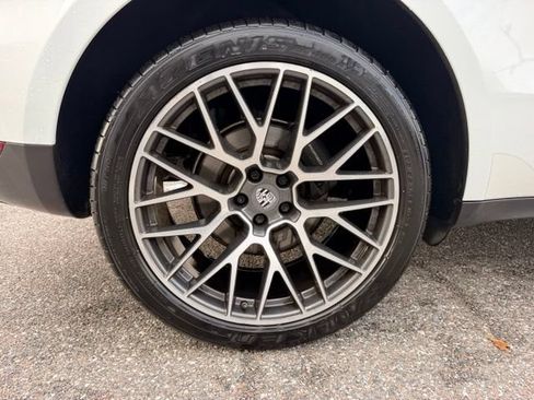 Used 2020 Porsche Macan AWD/4WD image 20