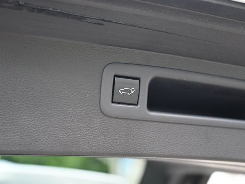 Used 2021 Toyota Highlander XLE AWD/4WD image 20