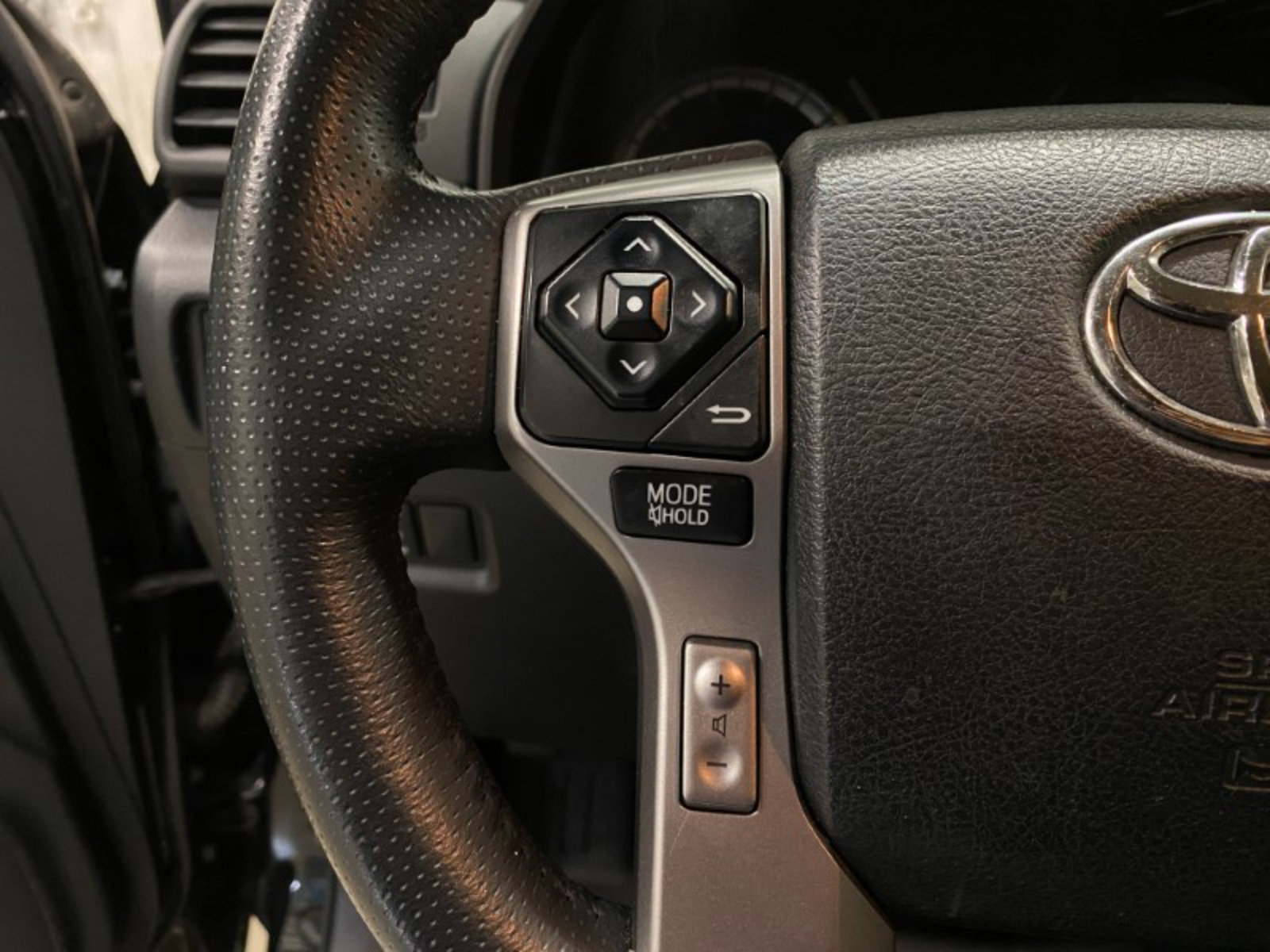 Used 2019 Toyota 4Runner SR5 AWD/4WD image 34