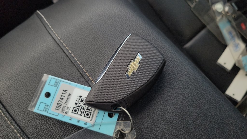 Used 2024 Chevrolet Traverse LS FWD image 9