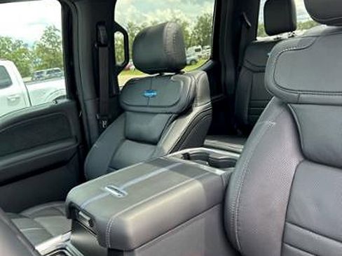 New 2025 Ford F250 Platinum image 29