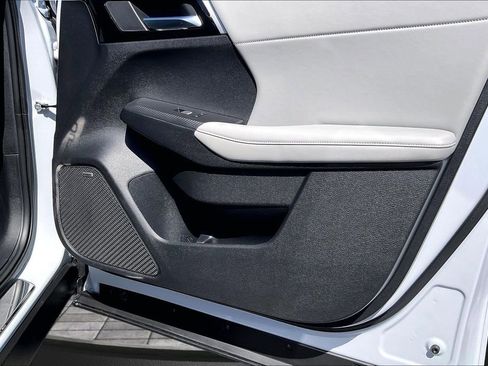 Used 2025 Mitsubishi Outlander SE FWD image 23
