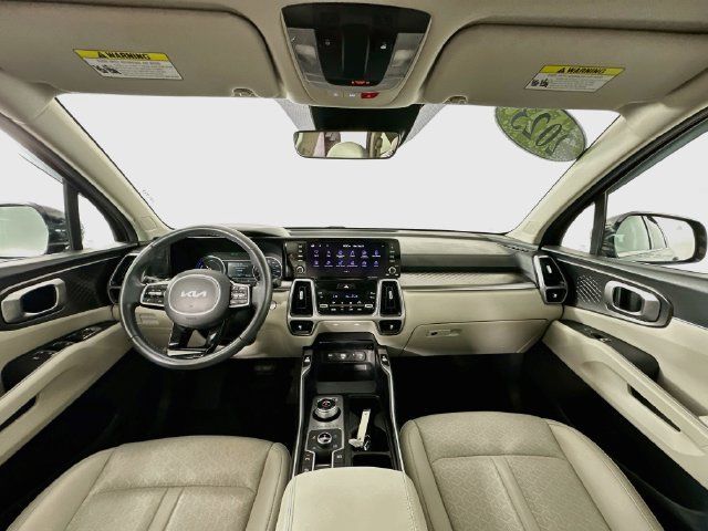 Used 2023 Kia Sorento EX AWD/4WD image 3