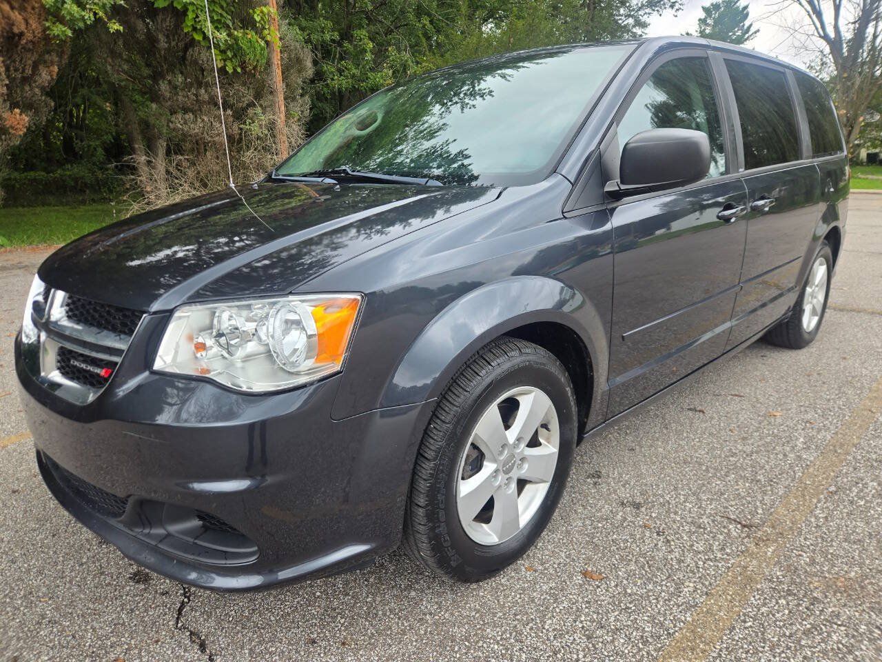 Used 2013 Dodge Grand Caravan SE FWD image 2