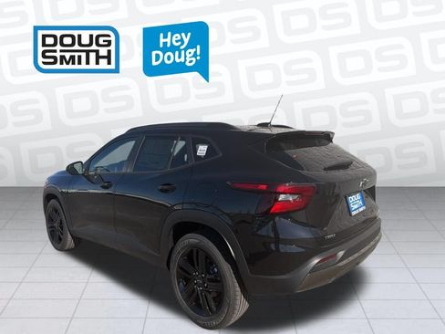 New 2026 Chevrolet Trax ACTIV w/ Sunroof Package FWD image 25