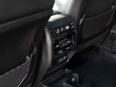 Used 2025 Jeep Grand Cherokee L Limited w/ Luxury Tech Group II image 10