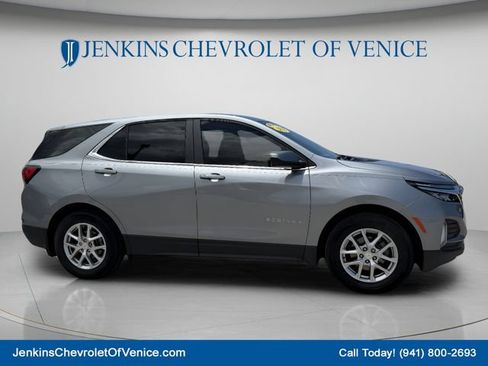 Used 2023 Chevrolet Equinox LT FWD image 2