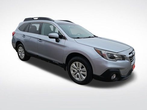 Used 2018 Subaru Outback 2.5i Premium AWD/4WD image 9