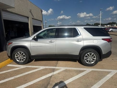 Used 2019 Chevrolet Traverse LT FWD image 4