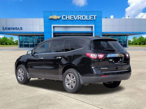 Used 2017 Chevrolet Traverse LT image 3