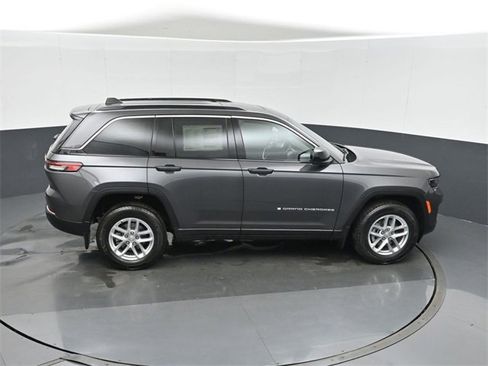 New 2025 Jeep Grand Cherokee Laredo X w/ Luxury Tech Group I image 28