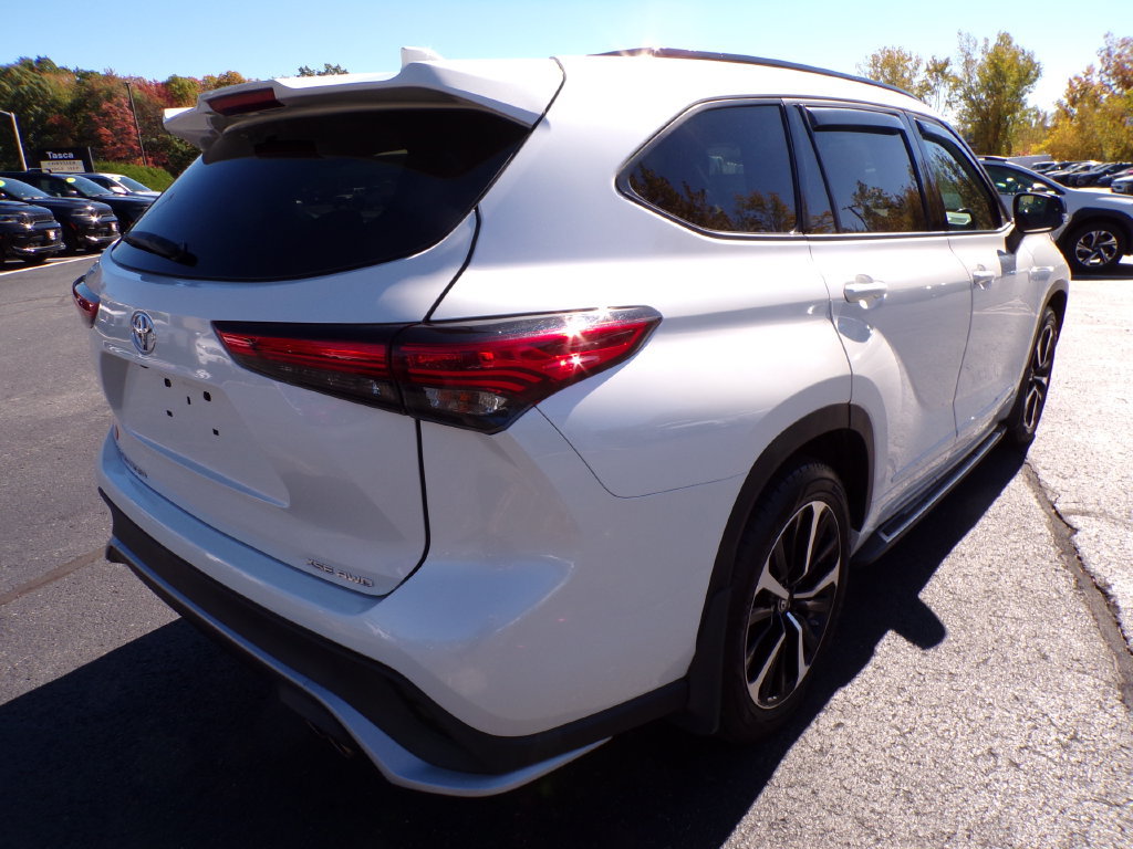 Used 2021 Toyota Highlander XSE AWD/4WD image 11