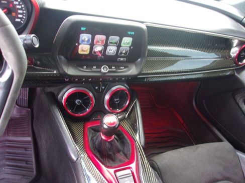 Used 2018 Chevrolet Camaro SS RWD image 18