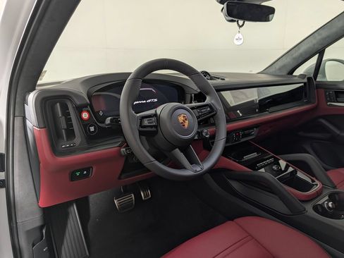 New 2026 Porsche Cayenne GTS AWD/4WD image 4
