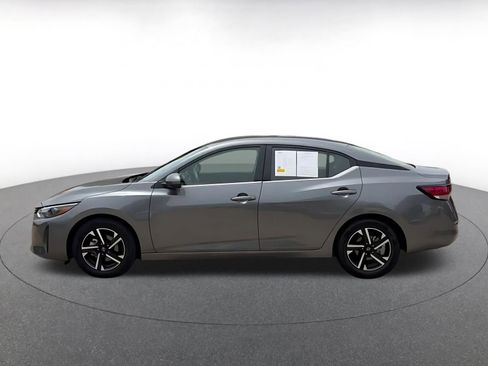Used 2025 Nissan Sentra SV FWD image 9