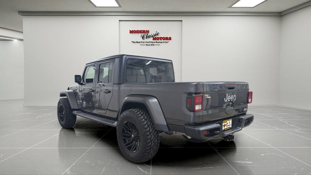 Used 2023 Jeep Gladiator Overland w/ Cold Weather Group AWD/4WD image 3
