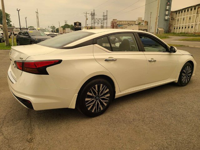 Used 2023 Nissan Altima 2.5 SV FWD image 7
