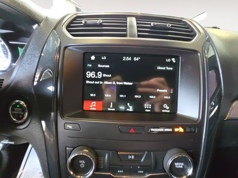 Used 2018 Ford Explorer XLT w/ Equipment Group 202A AWD/4WD image 15