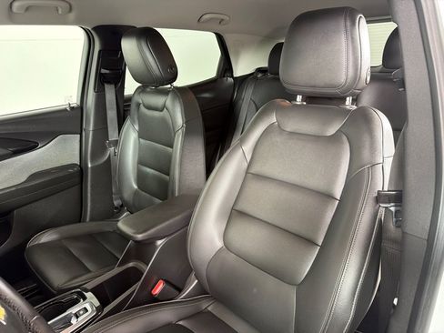 Used 2021 Chevrolet TrailBlazer LT w/ Premium Seating Package FWD image 13