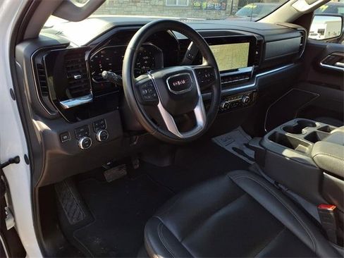 Used 2025 GMC Sierra 1500 SLT image 10