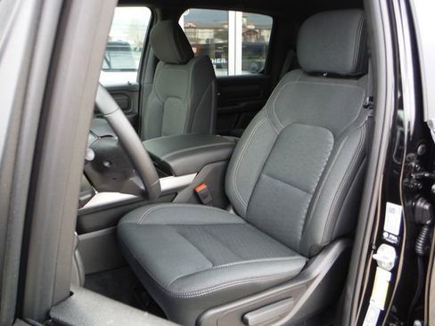 New 2026 RAM 1500 Express AWD/4WD image 19