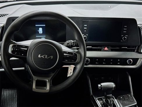 Used 2023 Kia Sportage LX image 13