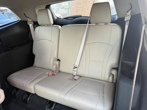 Used 2018 Buick Enclave Essence FWD image 47
