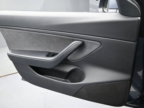 Used 2018 Tesla Model 3 Long Range image 23