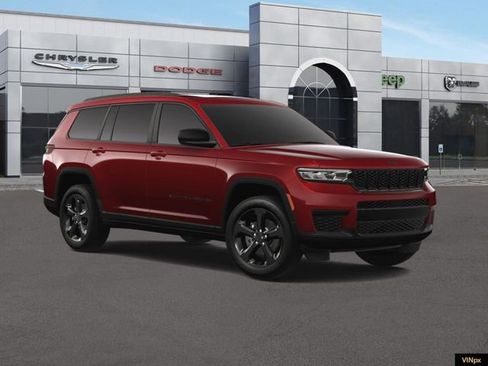 Used 2024 Jeep Grand Cherokee L Altitude AWD/4WD image 11