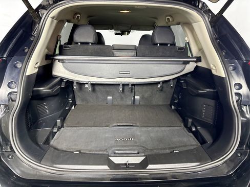 Used 2020 Nissan Rogue SV image 21