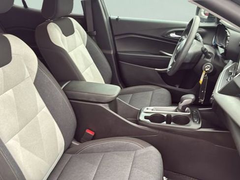 Certified 2024 Chevrolet Trax LS w/ Driver Confidence Package image 21