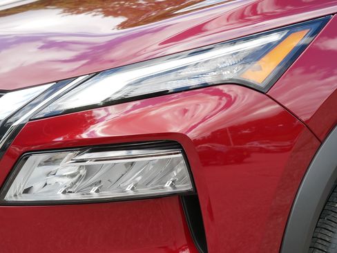 Certified 2023 Nissan Rogue SV AWD/4WD image 16