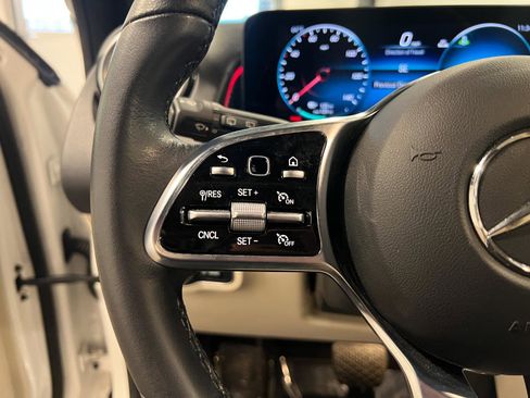 Used 2023 Mercedes-Benz EQB 300 4MATIC image 13