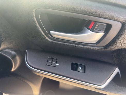 Used 2017 Toyota Camry SE image 15