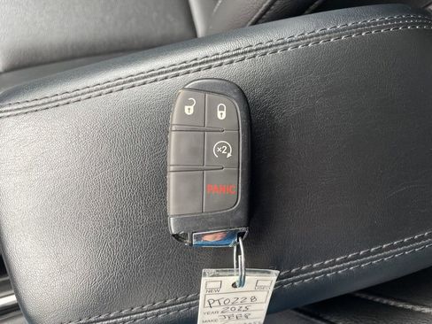 Used 2025 Jeep Compass Limited AWD/4WD image 22