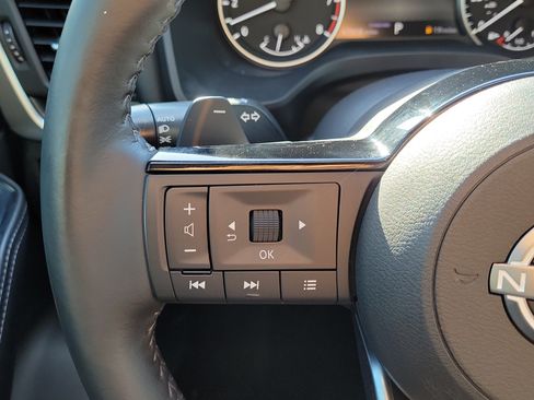Used 2023 Nissan Rogue SV w/ SV Premium B Package FWD image 24
