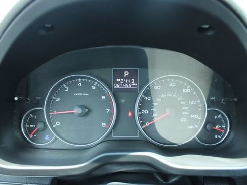 Used 2014 Subaru Legacy 2.5i Premium AWD/4WD image 22