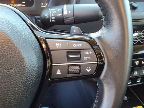 Used 2024 Honda Accord Touring image 18