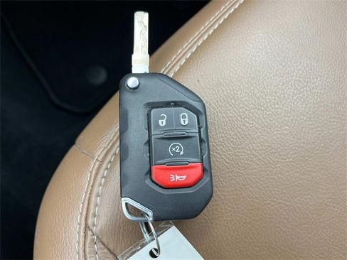 Used 2021 Jeep Wrangler Unlimited Rubicon image 35