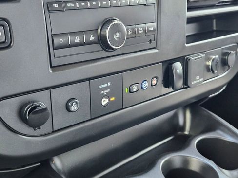 Used 2022 Chevrolet Express 3500 w/ Power Convenience Package RWD image 15
