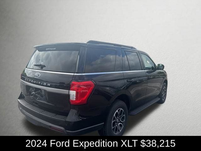 Used 2024 Ford Expedition XLT AWD/4WD image 5