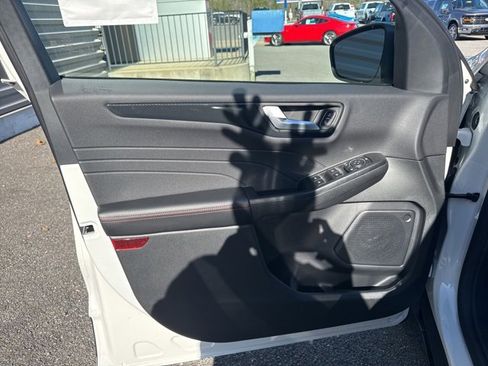 New 2025 Ford Escape ST-Line w/ Tech Pack #1 image 11