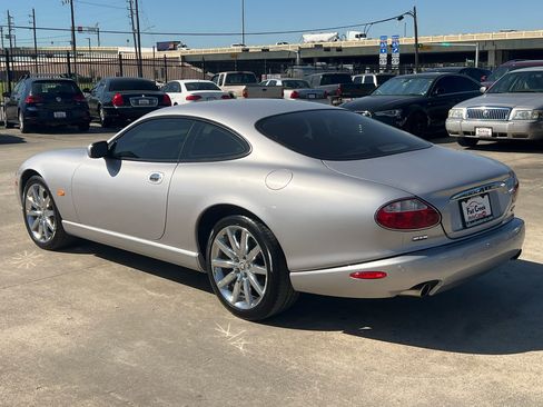 Used 2006 Jaguar XK8 Coupe image 5