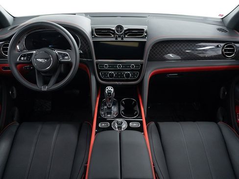 Certified 2025 Bentley Bentayga image 28
