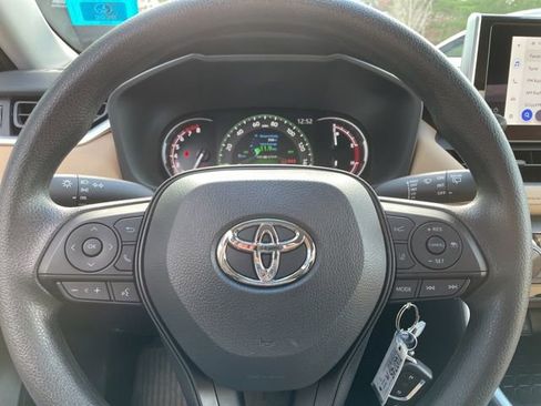 Used 2025 Toyota RAV4 LE image 17