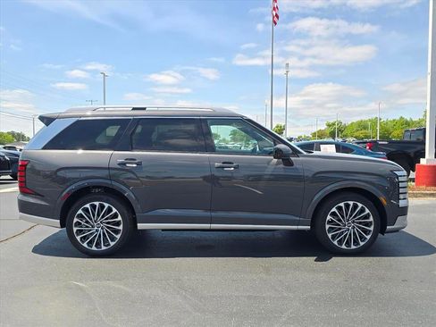 New 2026 Hyundai Palisade Calligraphy FWD image 2