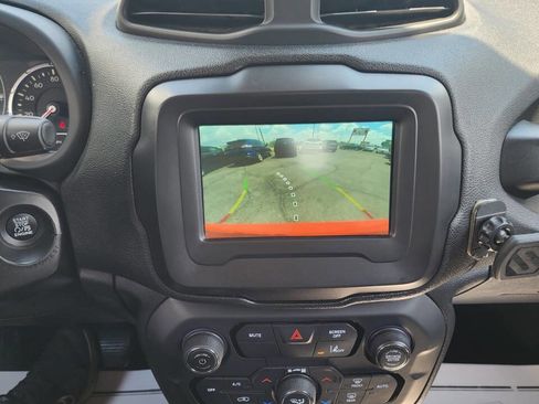 Used 2021 Jeep Renegade Sport image 13