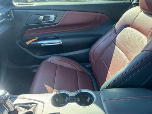 Used 2025 Ford Mustang Premium RWD image 11