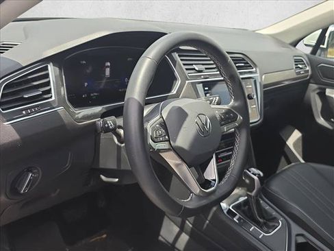 Used 2023 Volkswagen Tiguan SE w/ Panoramic Sunroof Package FWD image 12